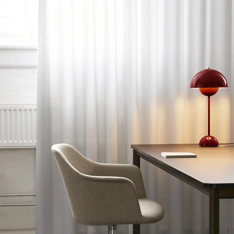 &Tradition Flowerpot VP3 Table Lamp