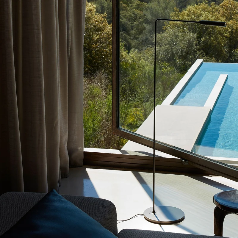 Lumina Flo Lounge Floor Lamp