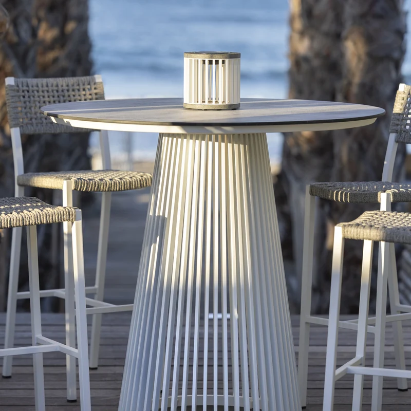 Les Jardins Halo Solar Lamp