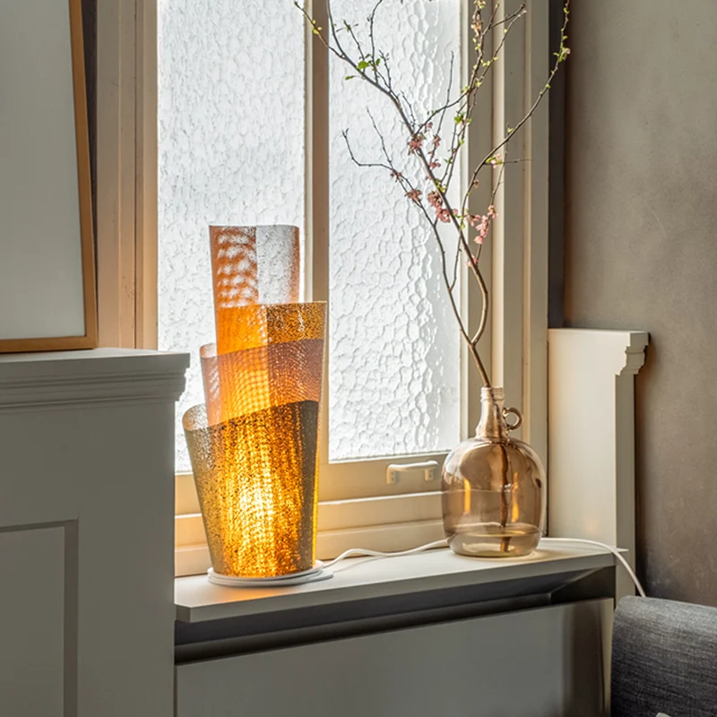 A-emotional light Blossom Table Lamp