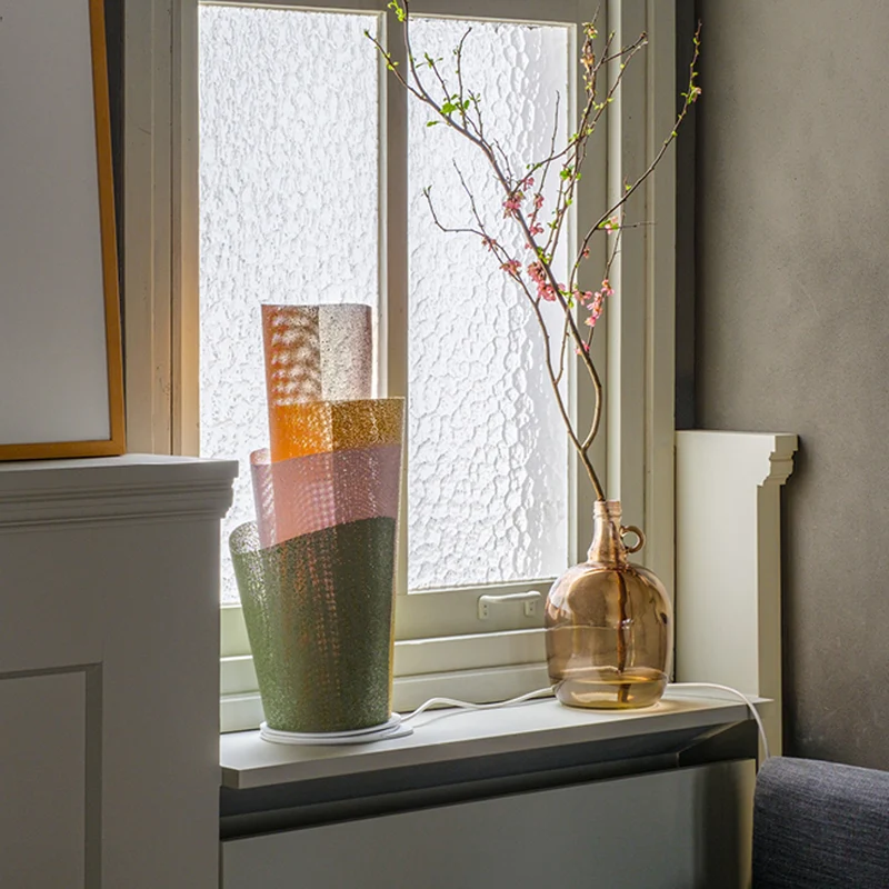 A-emotional light Blossom Table Lamp