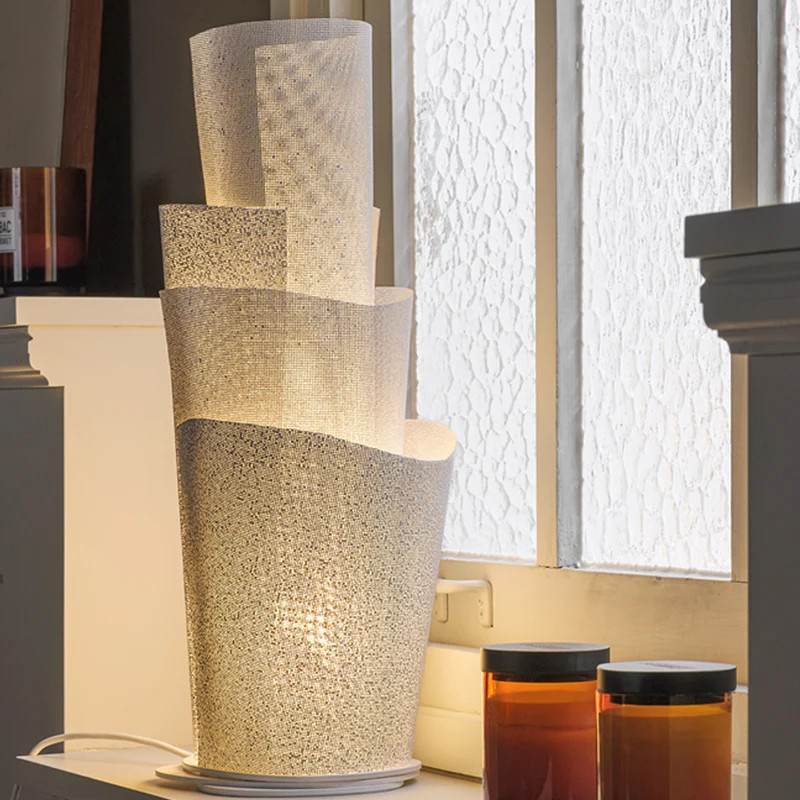 A-emotional light Blossom Table Lamp