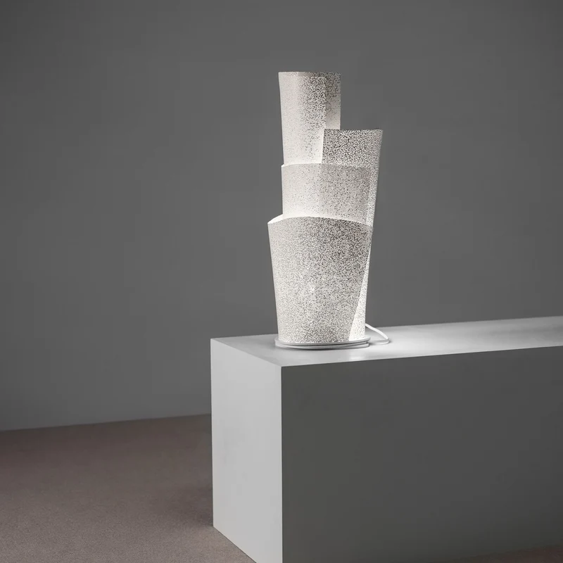 A-emotional light Blossom Table Lamp