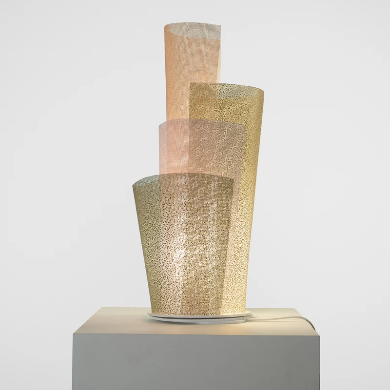 A-emotional light Blossom Table Lamp