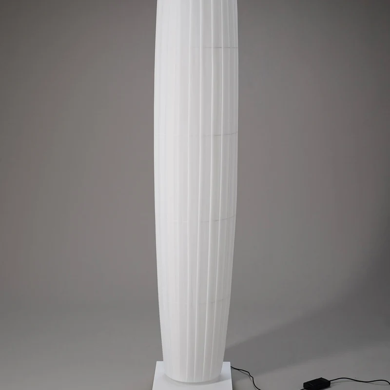 10 HEURES 10 Colonne Floor Lamp