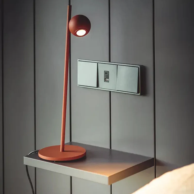 Estiluz Compass Table Lamp