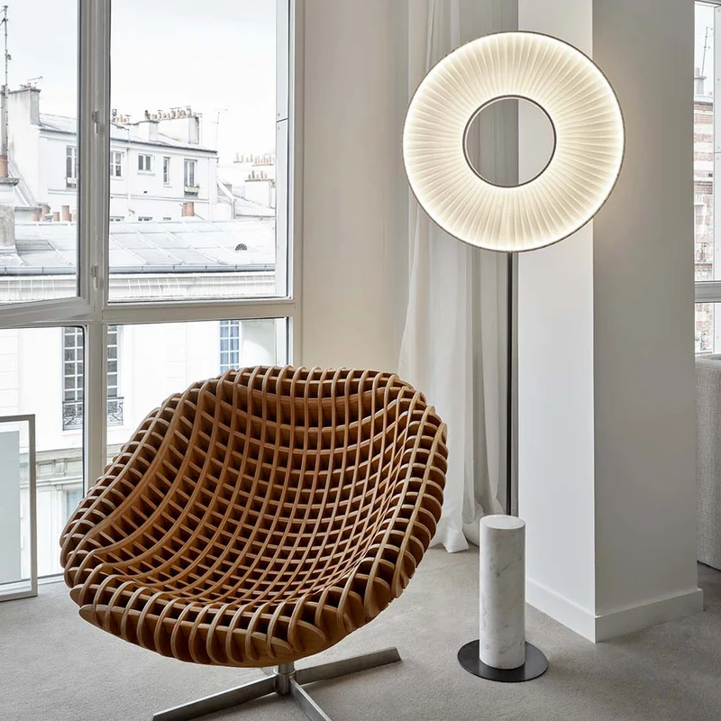 10 HEURES 10 Iris Totem Floor Lamp