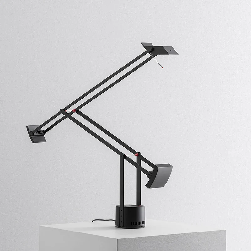 Artemide Tizio Desk Lamp