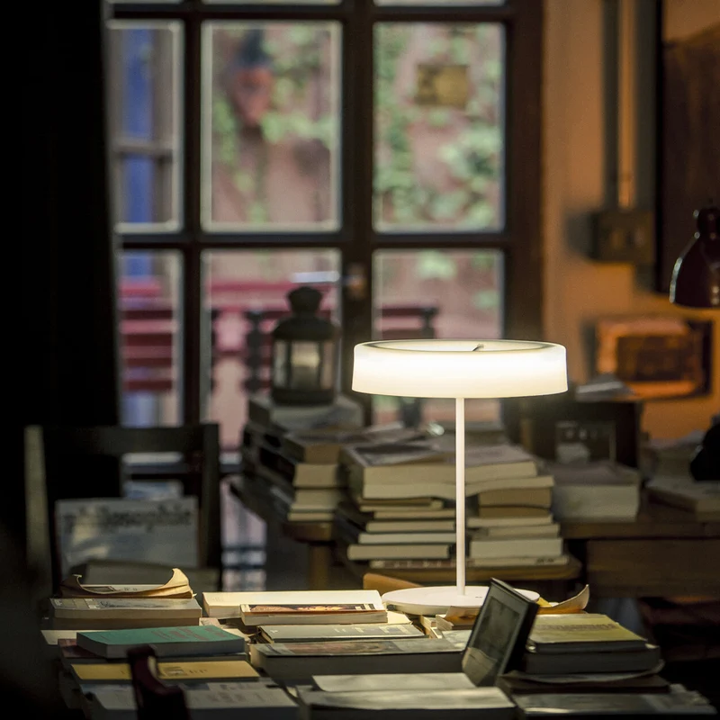 Santa & Cole Sin L Table Lamp