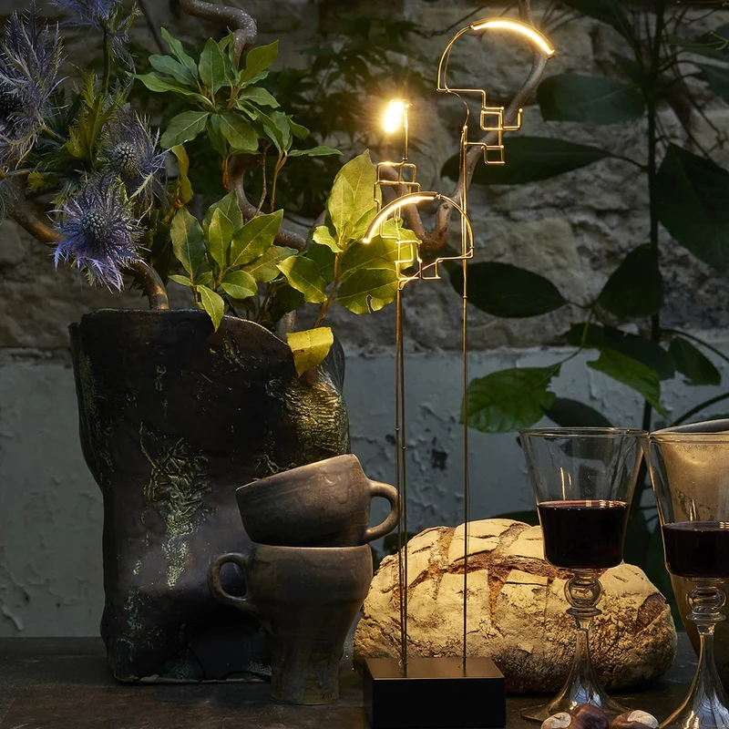 DCWéditions Boucle Portable Table Lamp