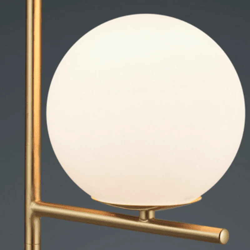 Lampe De Table En Laiton