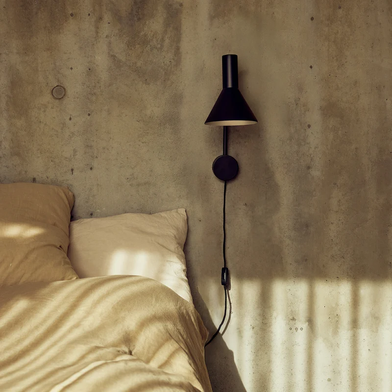Frandsen Lyss Wall Lamp