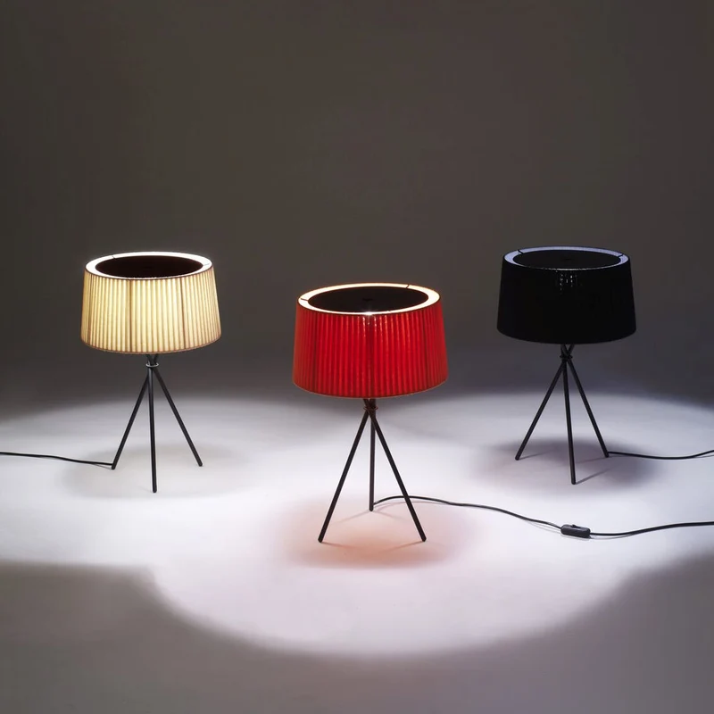 Santa & Cole Trípode Table Lamp