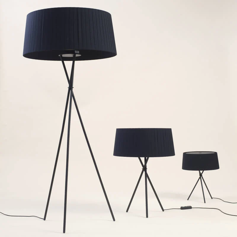 Santa & Cole Trípode Table Lamp