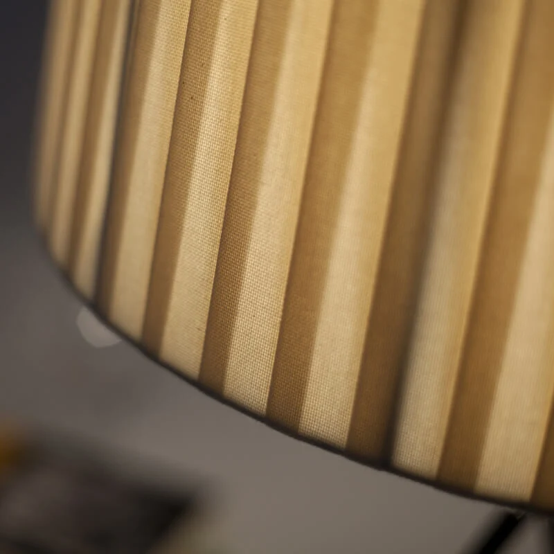 Santa & Cole Trípode Table Lamp