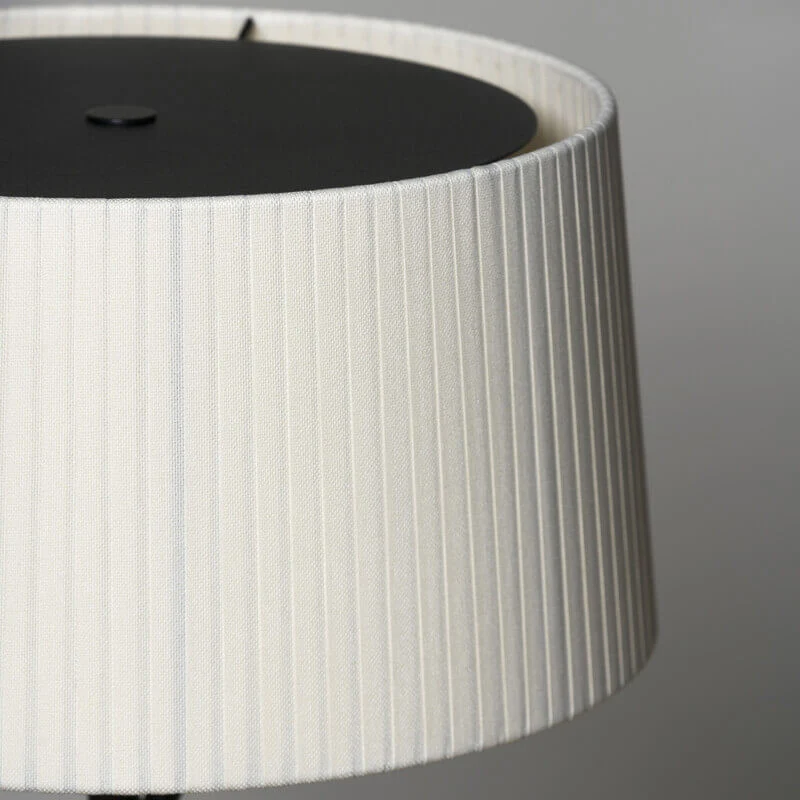 Santa & Cole Trípode Table Lamp