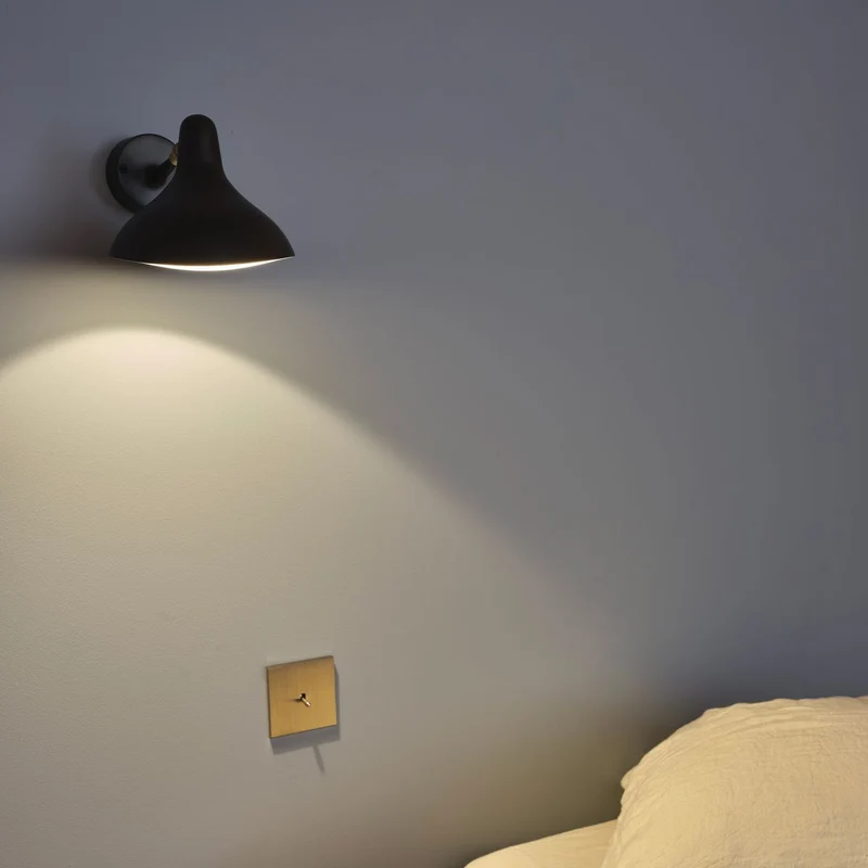 DCWéditions Mantis BS5 Mini Wall Lamp