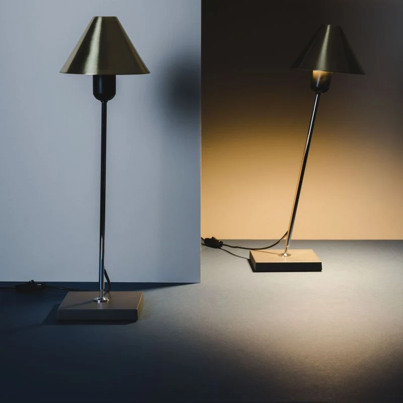 Santa & Cole Gira Table Lamp