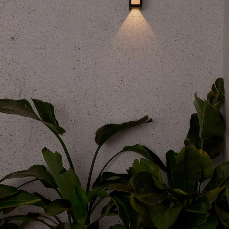 Faro Log Outdoor Wall Lamp