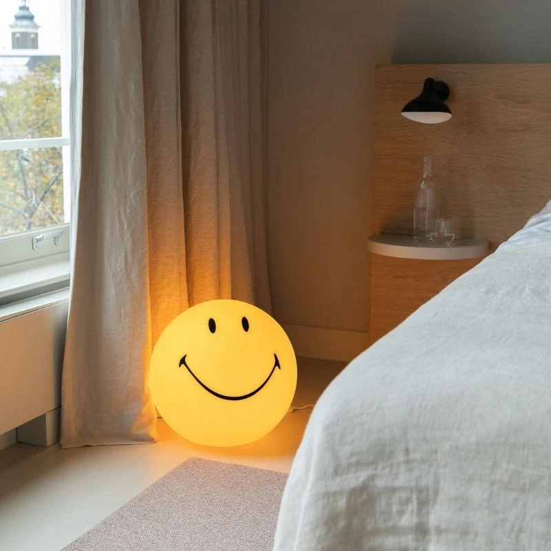 Mr Maria Smiley Lamp