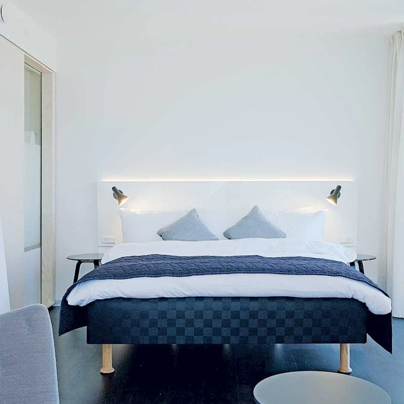 Louis Poulsen AJ Wall Lamp