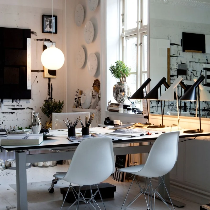Louis Poulsen AJ Table Lamp