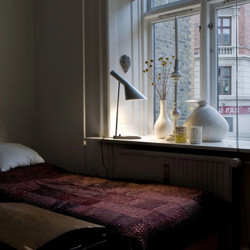 Louis Poulsen AJ Table Lamp