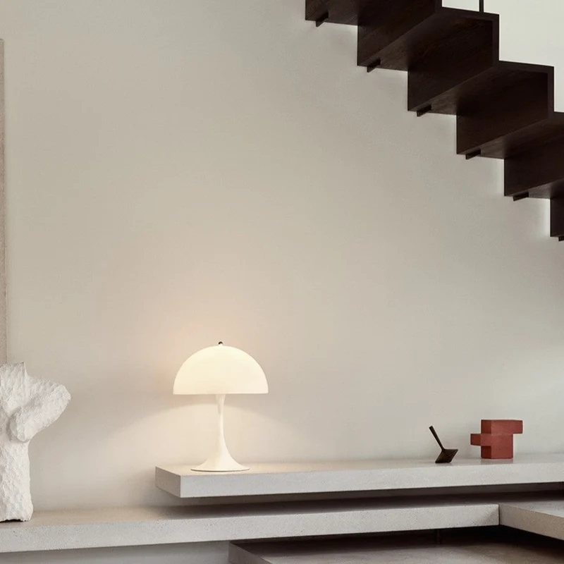 Louis Poulsen Panthella 400 Table Lamp