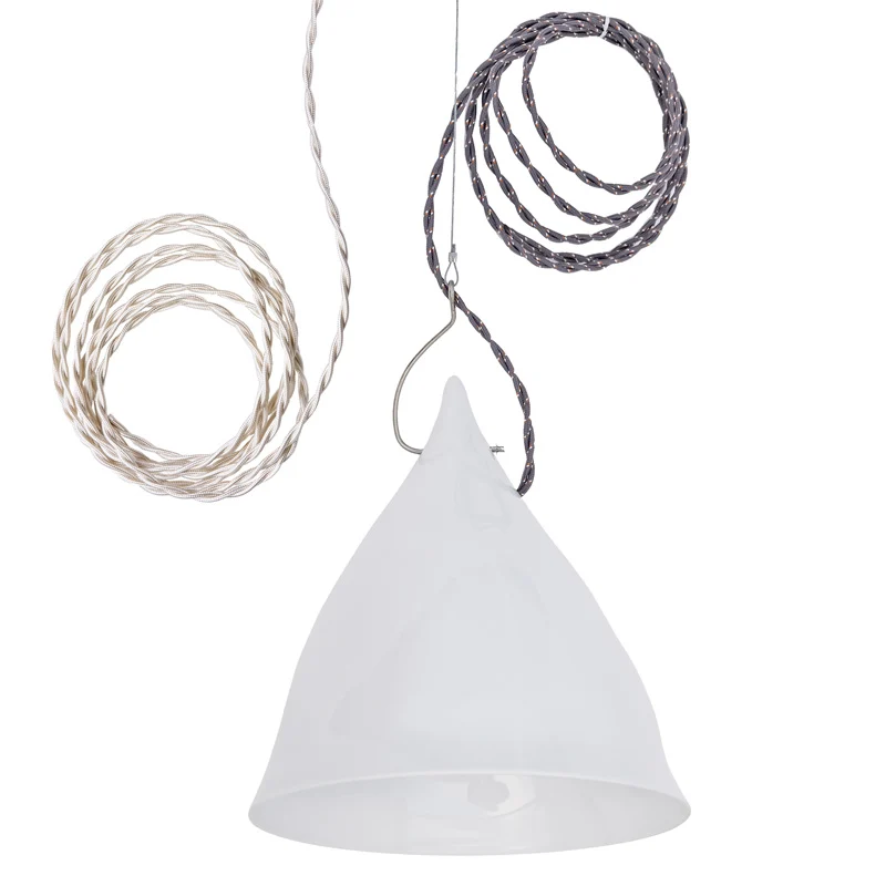 GRANDE CORNETTE EN SUSPENSION, porcelaine brillante ou mate
