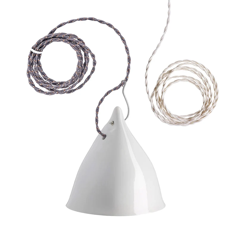 CORNETTE EN SUSPENSION, porcelaine brillante ou mate
